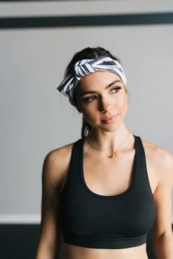 Maven Thread Courage Sports Bra - Black | MT SPORT Tops 20 Maven Thread Courage Sports Bra - Black | MT SPORT Tops