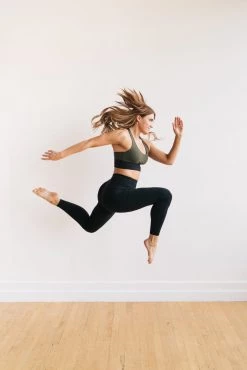 Maven Thread Bottoms Focus Leggings - Black | MT LUXE