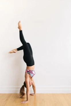 Maven Thread Bottoms Focus Leggings - Black | MT LUXE