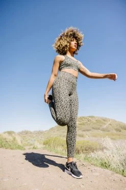 Maven Thread Inspire Leggings - Green Leopard | MT SPORT Bottoms