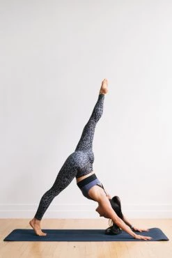 Maven Thread Inspire Leggings - Gray Leopard | MT SPORT 18 Maven Thread Inspire Leggings - Gray Leopard | MT SPORT