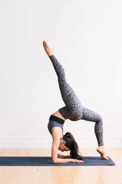 Maven Thread Inspire Leggings - Gray Leopard | MT SPORT