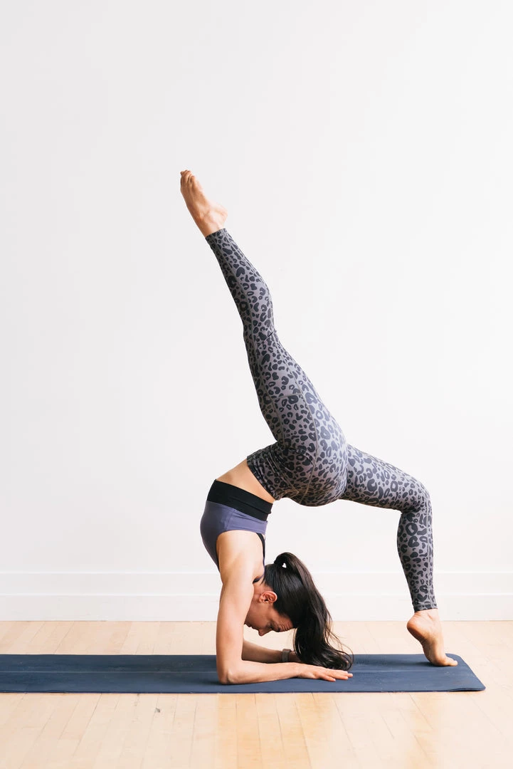 Maven Thread Inspire Leggings - Gray Leopard | MT SPORT 4 Maven Thread Inspire Leggings - Gray Leopard | MT SPORT