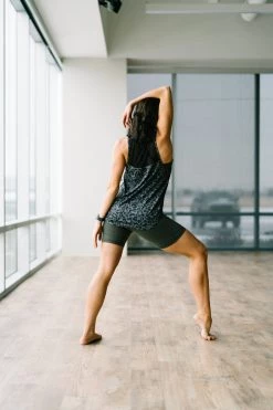 Maven Thread Breathe Tank - Grey Leopard Tops