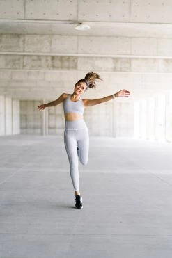 Maven Thread Inspire Leggings - B&W Stripe | MT SPORT Bottoms