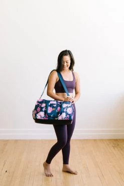 Maven Thread On The Go Duffel - Navy Floral 18 Maven Thread On The Go Duffel - Navy Floral