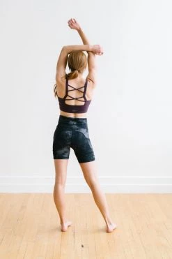 Maven Thread Bottoms Biker Shorts - 6'' - Black Tie Dye | MT LUXE