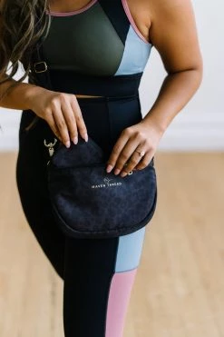 Maven Thread 3-in-1 Crossbody Bag - Grey Leopard