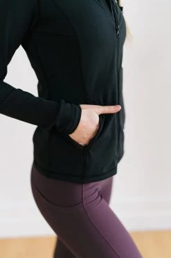 Maven Thread Running Jacket - Black