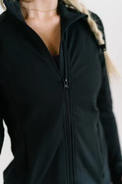 Maven Thread Running Jacket - Black