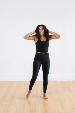 Maven Thread Tops Ribbed Crop Tank Sports Bra - Black