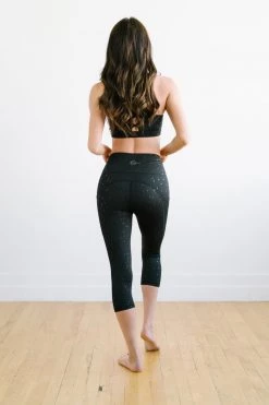 Maven Thread Capris - 20'' - Black Dots | MT SPORT