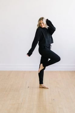 Maven Thread Tops Crop Hoodie - Black