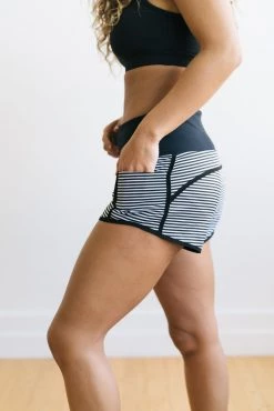 Maven Thread Elite Shorts - 3.5'' - B&W Stripes Bottoms