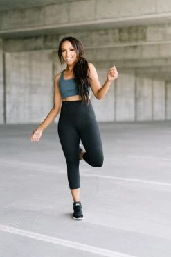 Maven Thread Capris - 20'' - Black | MT SPORT