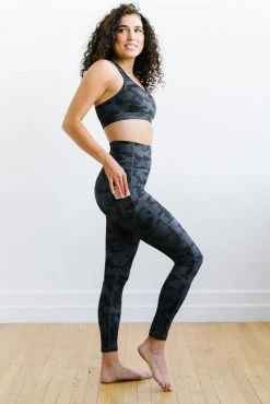 Maven Thread Tops Power Sports Bra - Black Camo | MT SPORT