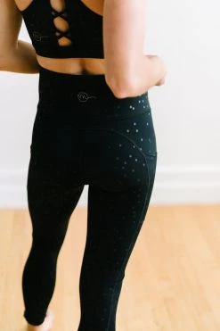 Maven Thread Inspire Leggings - Black Dots | MT SPORT