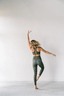 Maven Thread Inspire Leggings - Green Leopard | MT SPORT Bottoms