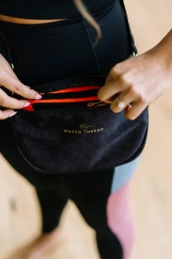 Maven Thread 3-in-1 Crossbody Bag - Grey Leopard