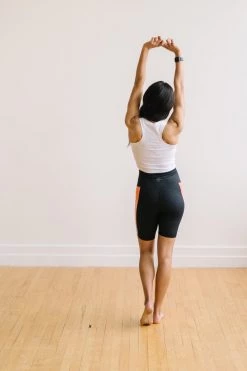 Maven Thread Renew Crop Tank - White | MT LUXE