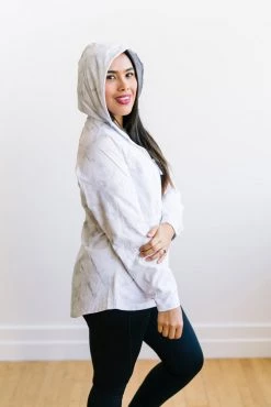 Maven Thread Breeze Windbreaker - White Marble Tops